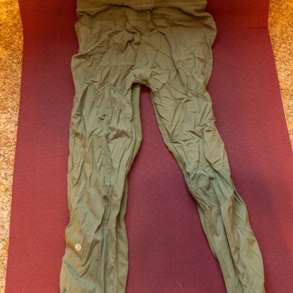 Lululemon Dance Studio Cropped - Picture 2 of 4